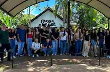 Alunos de Rio Bonito do Iguaçu encerram ano letivo com viagem especial a Foz do Iguaçu